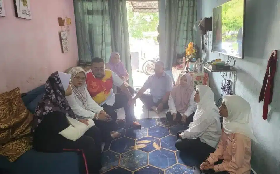 10 Angkatan Tentera Dihantar, PAS Selangor Bantu Mangsa Tragedi Putra Heights 10 Angkatan Tentera Dihantar, PAS Selangor Bantu Mangsa Tragedi Putra Heights