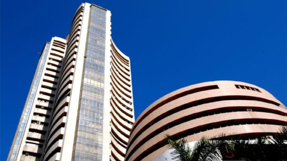 सेंसेक्स में 1078 अंकों की छलांग: निफ्टी ने 2025 की गिरावट की भरपाई की, ₹5 लाख करोड़ का फायदा सेंसेक्स में 1078 अंकों की छलांग: निफ्टी ने 2025 की गिरावट की भरपाई की, ₹5 लाख करोड़ का फायदा