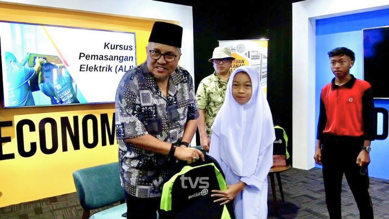 125 Murid Asnaf Sibu Terima Bantuan Kembali Ke Sekolah Tabung Baitulmal Sarawak 2025