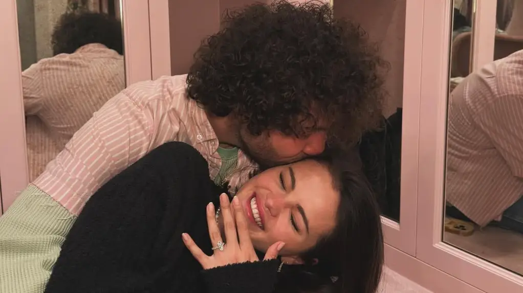 $3,000 Diamond Ring: Selena Gomez's Low-Price Sale To Benny Blanco $3,000 Diamond Ring: Selena Gomez's Low-Price Sale To Benny Blanco