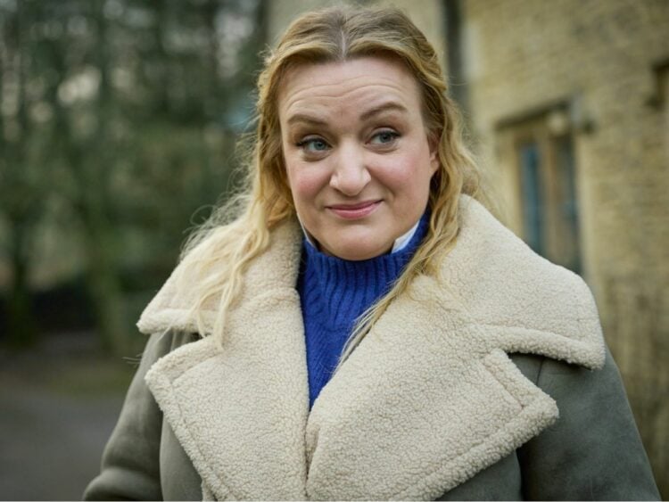 £30,000 Legal Fight For Daisy May Cooper Over House Renovation £30,000 Legal Fight For Daisy May Cooper Over House Renovation