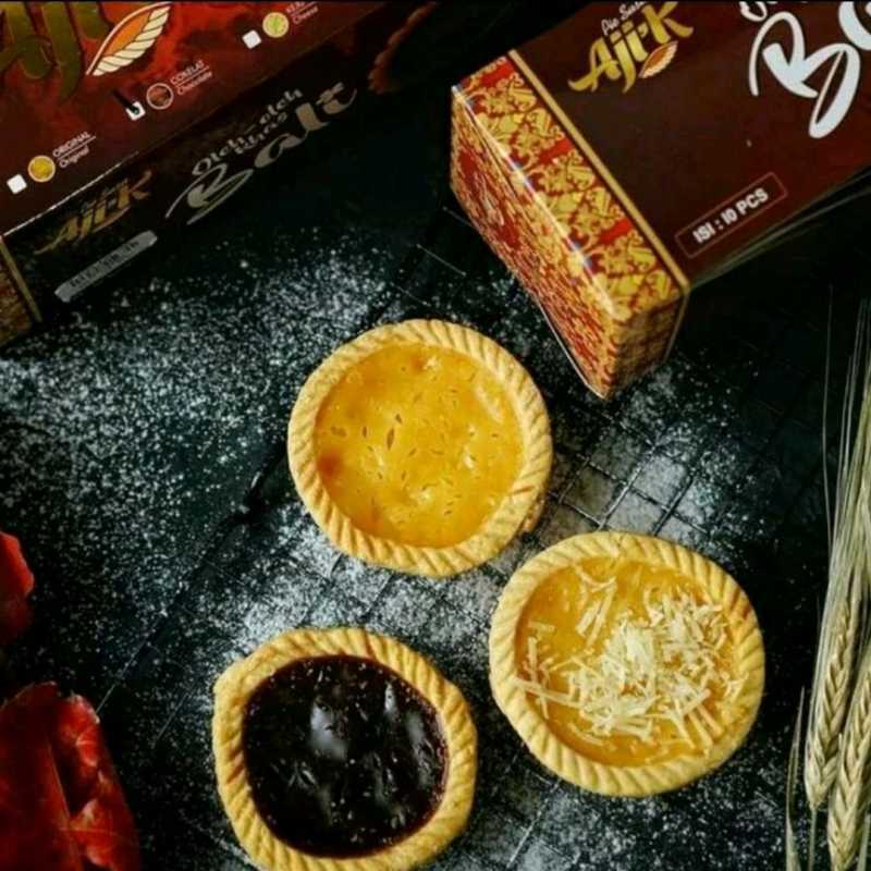 8 Oleh-Oleh Kuliner Unik Khas Bali: Lebih Dari Pie Susu! 8 Oleh-Oleh Kuliner Unik Khas Bali: Lebih Dari Pie Susu!