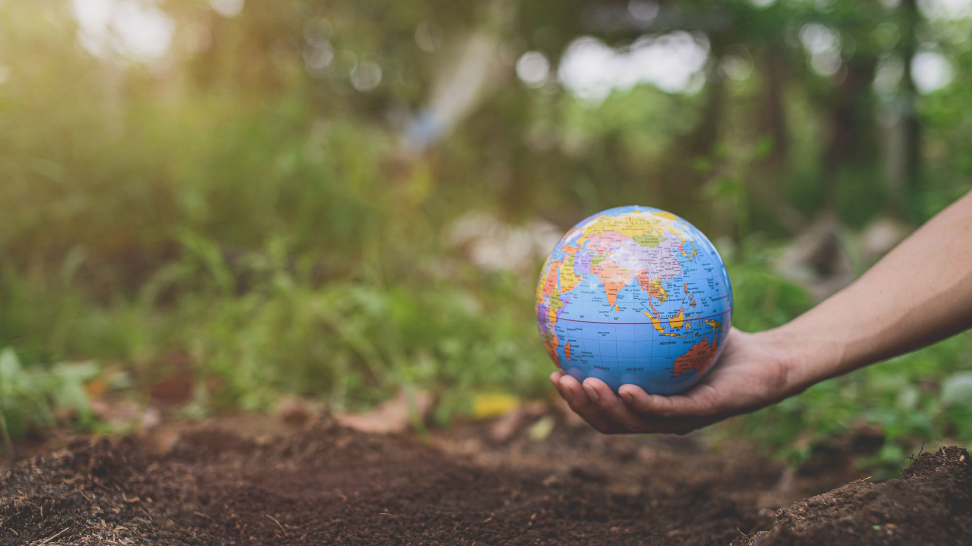 A Detailed Look At This Country: Geography And Environment A Detailed Look At This Country: Geography And Environment