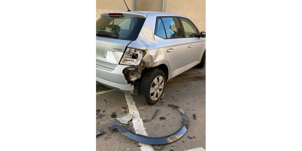 Accident À Dijon : Véhicule Percute Un Mur Rue Michel-Servet, Le Conducteur Se Constitue Prisonnier Accident À Dijon : Véhicule Percute Un Mur Rue Michel-Servet, Le Conducteur Se Constitue Prisonnier
