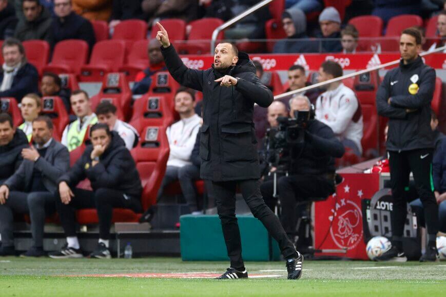 Ajax In Gesprek Met Heitinga Over Trainerschap Ajax In Gesprek Met Heitinga Over Trainerschap