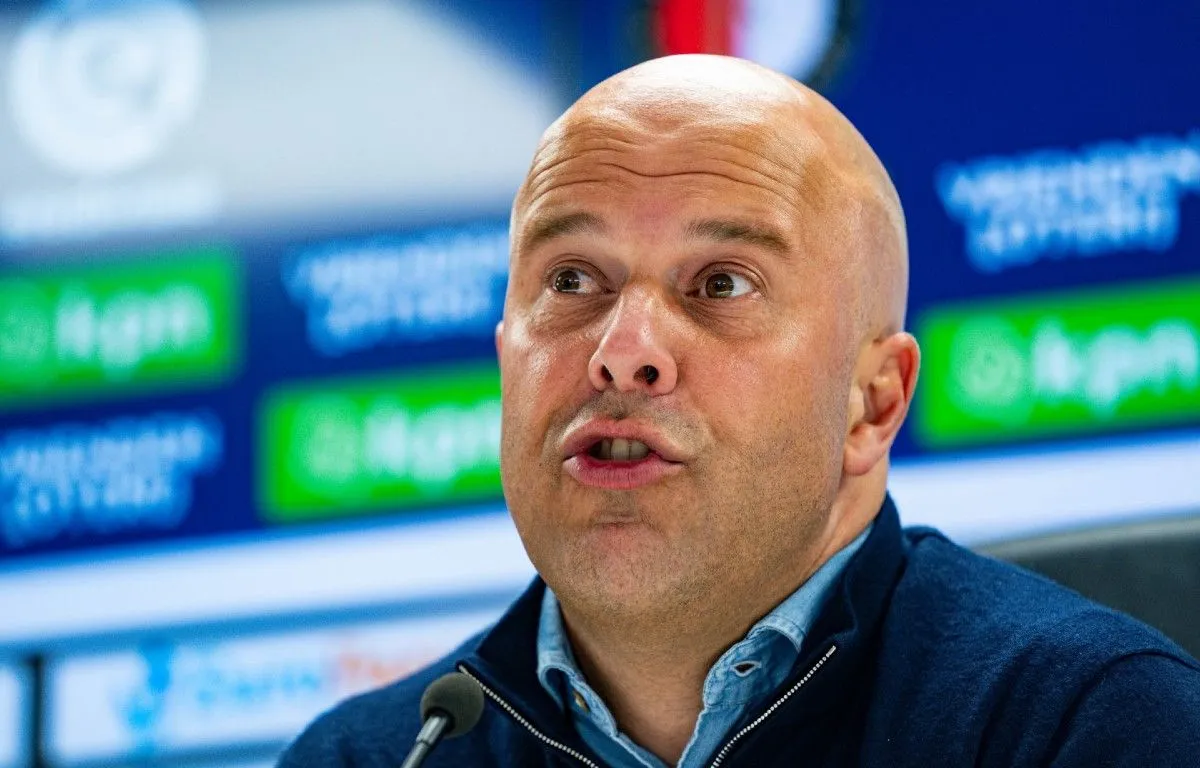 Ajax Zoekt Nieuwe Trainer: Waarom Arne Slot Een Serieuze Kandidaat Is Ajax Zoekt Nieuwe Trainer: Waarom Arne Slot Een Serieuze Kandidaat Is