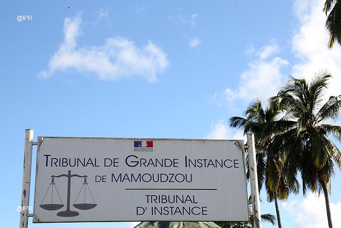 Amazon, Syndicat Des Travailleurs Devant Le Tribunal Du Travail Du Québec Concernant La Fermeture D'entrepôts Amazon, Syndicat Des Travailleurs Devant Le Tribunal Du Travail Du Québec Concernant La Fermeture D'entrepôts