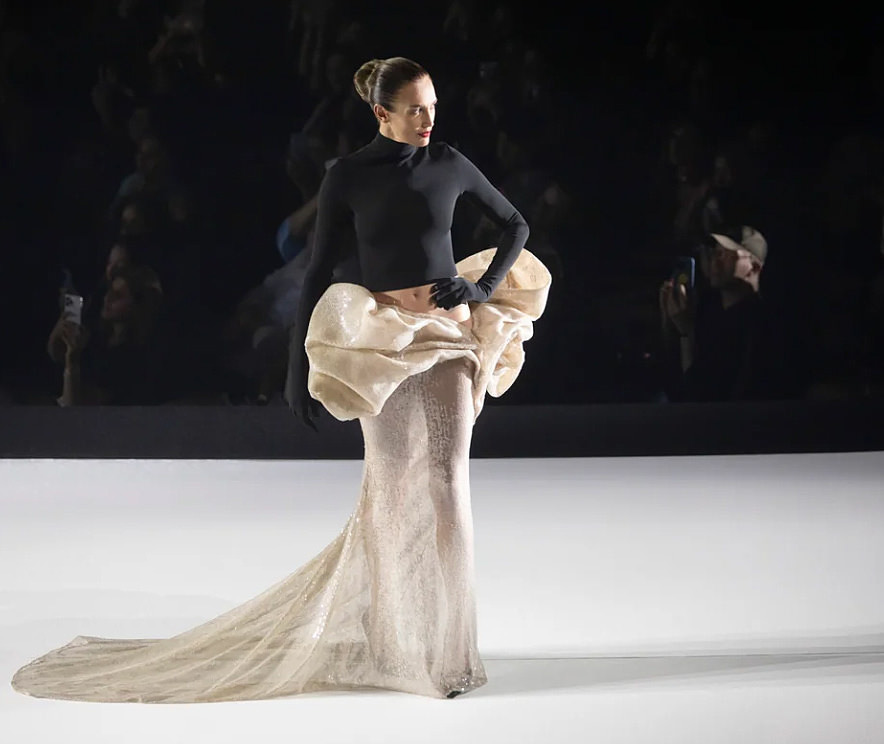 American Music Awards 2025: A Jennifer Lopez Hosted Spectacle? American Music Awards 2025: A Jennifer Lopez Hosted Spectacle?