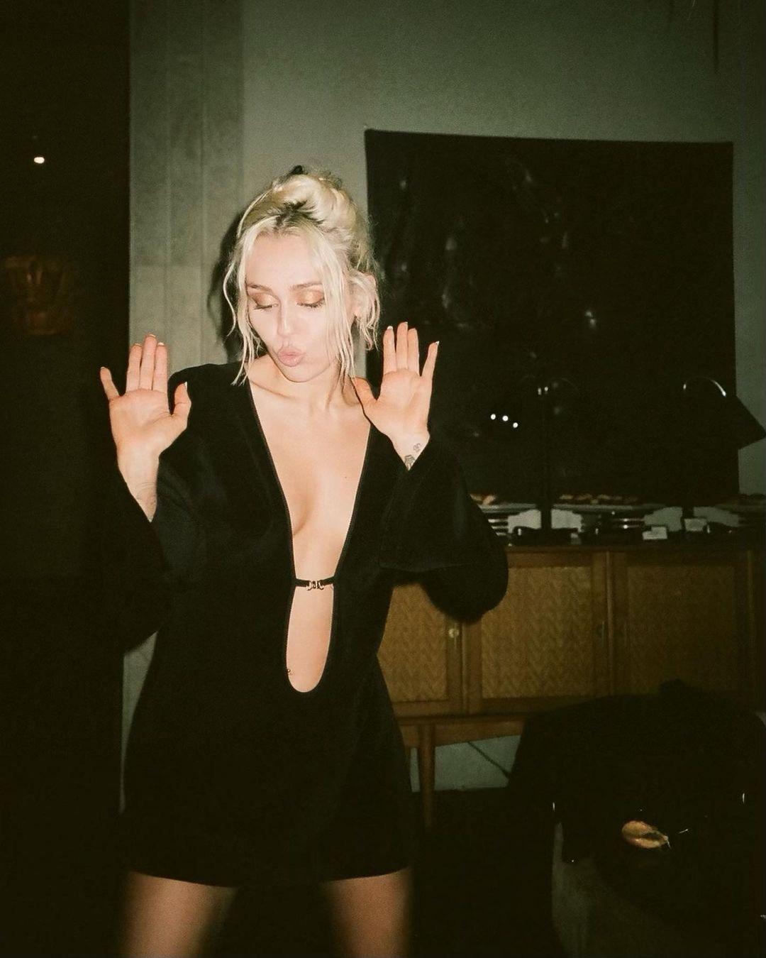Analisis Singel Baru Miley Cyrus: Analisis Singel Baru Miley Cyrus: