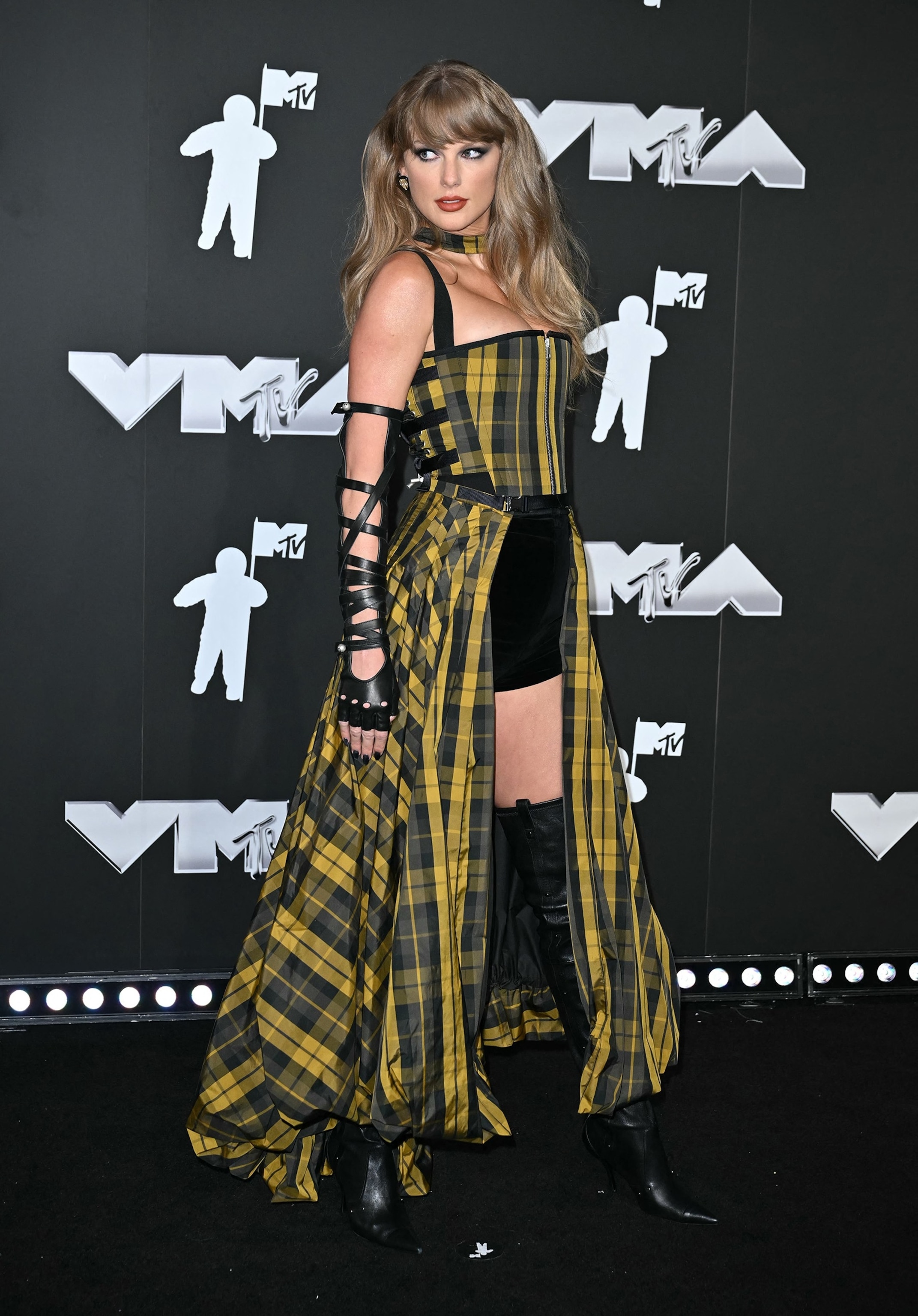 Analyzing The CBS VMA Simulcast: A Win Or Loss For MTV? Analyzing The CBS VMA Simulcast: A Win Or Loss For MTV?