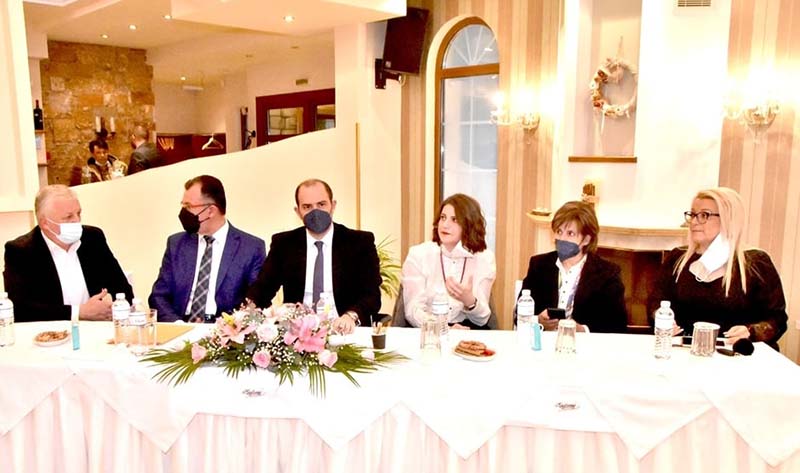 Αναζητώντας Λύσεις: Η Βελτίωση Του Σιδηροδρομικού Συστήματος Στην Ελλάδα Αναζητώντας Λύσεις: Η Βελτίωση Του Σιδηροδρομικού Συστήματος Στην Ελλάδα