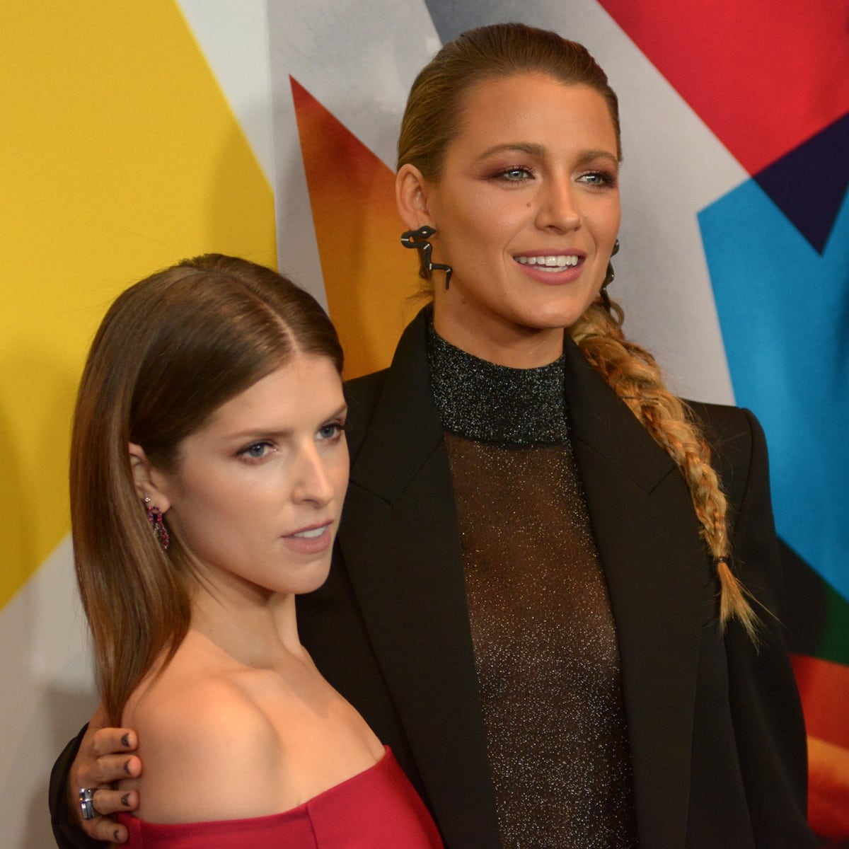 Anna Kendrick And Blake Lively: A Body Language Analysis Of Their Interaction Anna Kendrick And Blake Lively: A Body Language Analysis Of Their Interaction