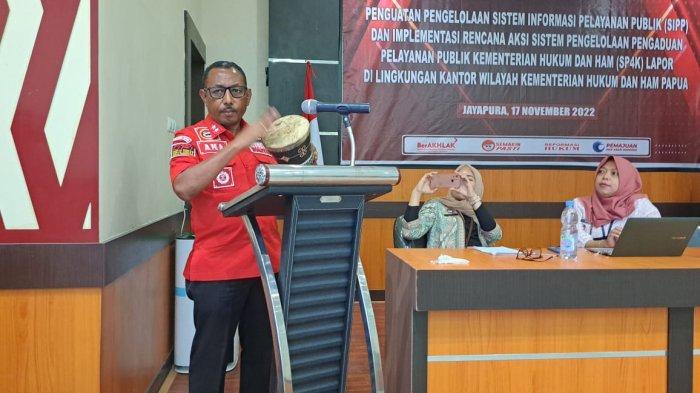 Anthonius Ayorbaba: Masyarakat Papua, Ayo Dukung Persipura! Anthonius Ayorbaba: Masyarakat Papua, Ayo Dukung Persipura!