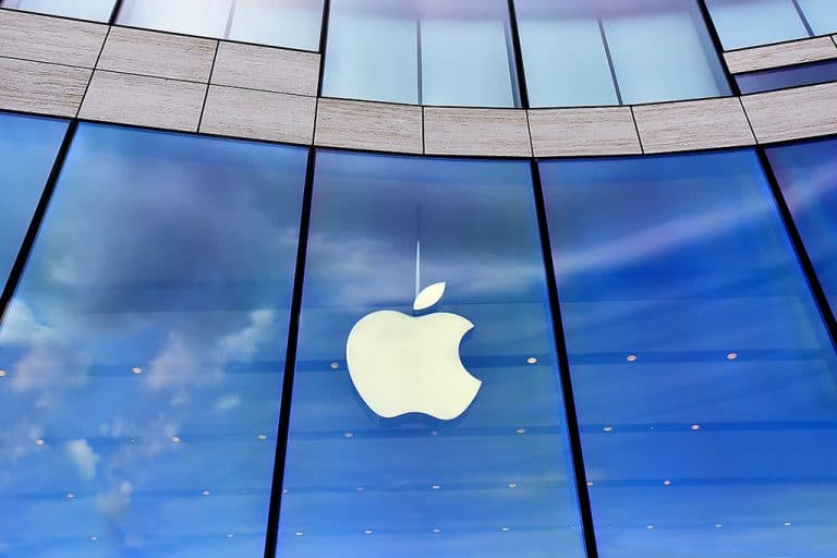 Apple Price Target Lowered, But Wedbush Remains Confident: Long-Term Investment Analysis Apple Price Target Lowered, But Wedbush Remains Confident: Long-Term Investment Analysis