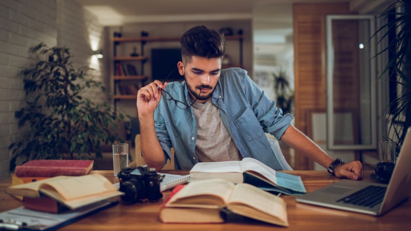 Are Late Student Loan Payments Hurting Your Credit Score? Are Late Student Loan Payments Hurting Your Credit Score?