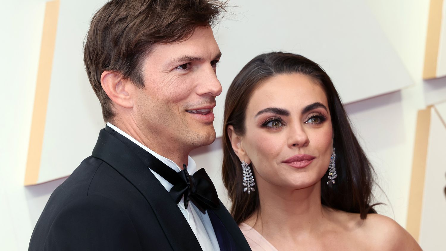 Ashton Kutcher And Demi Moore's Stepdaughter: A Cryptic Comment And Immediate Regret Ashton Kutcher And Demi Moore's Stepdaughter: A Cryptic Comment And Immediate Regret