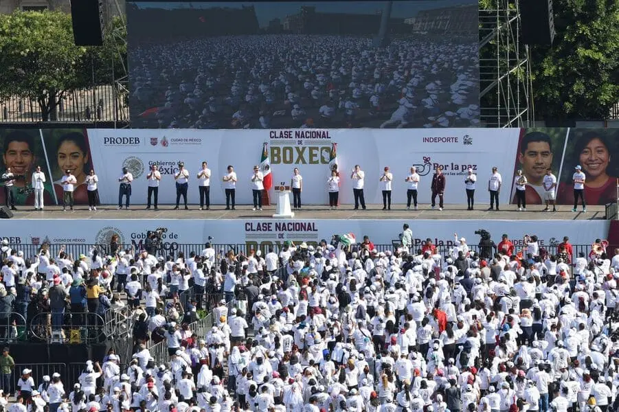 Así Se Vivió La Clase Nacional De Boxeo En El Zócalo: Galería De Fotos Así Se Vivió La Clase Nacional De Boxeo En El Zócalo: Galería De Fotos