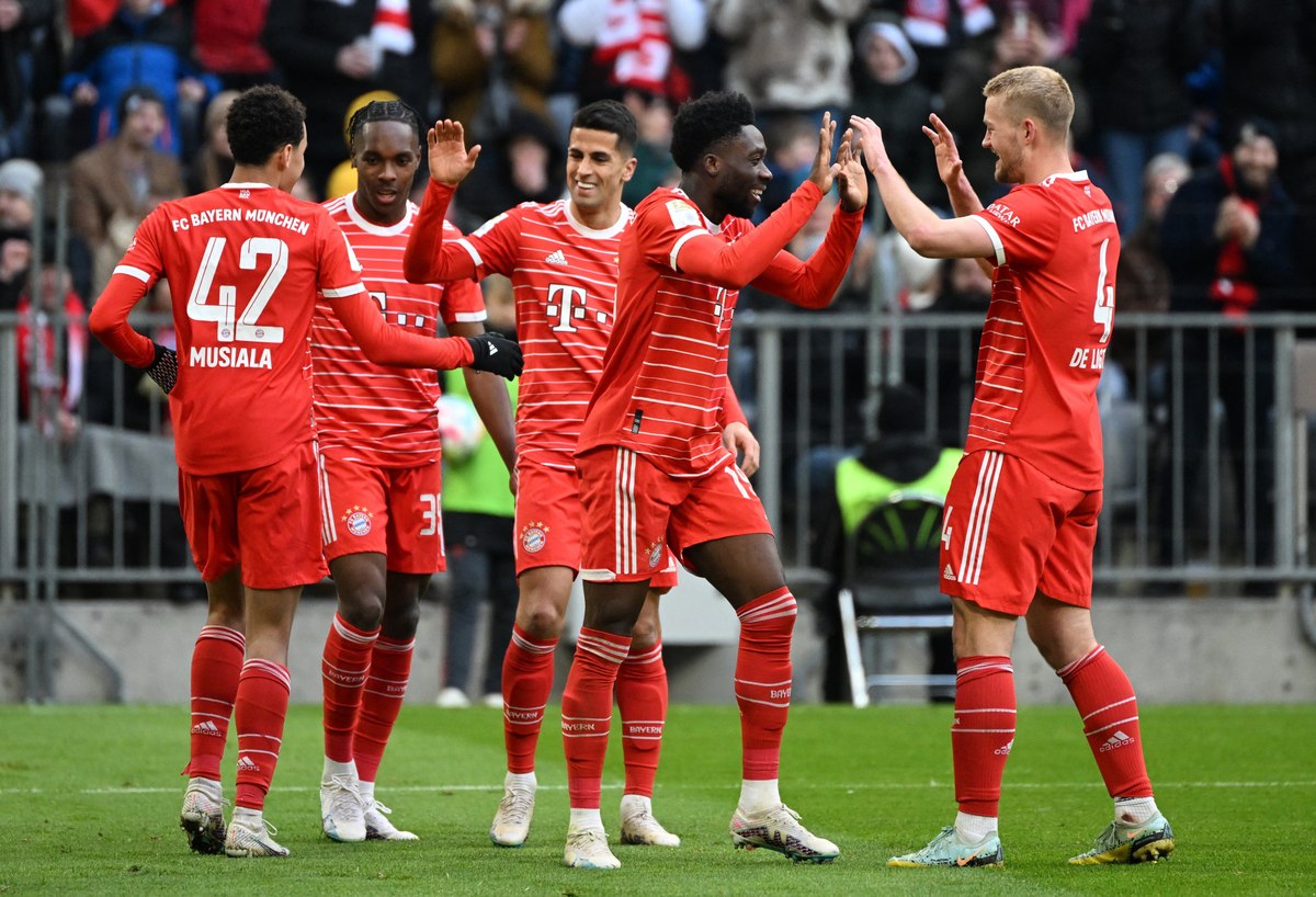 Augsburg - Bayern Münih Maçı Canlı İzleme Rehberi Augsburg - Bayern Münih Maçı Canlı İzleme Rehberi