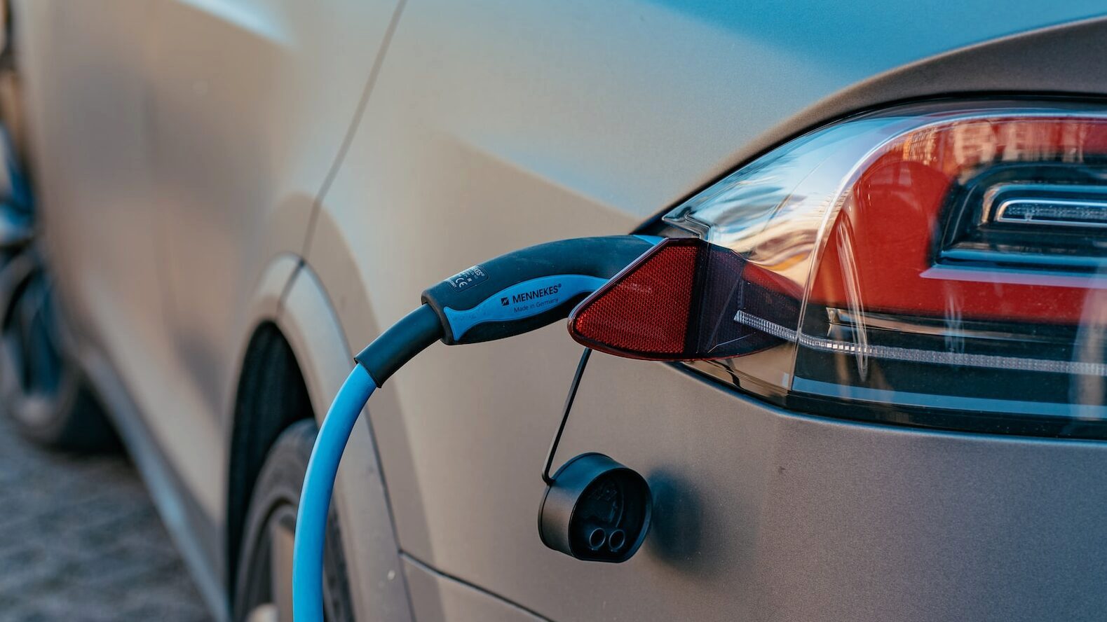 Auto Dealers Renew Fight Against EV Sales Requirements Auto Dealers Renew Fight Against EV Sales Requirements