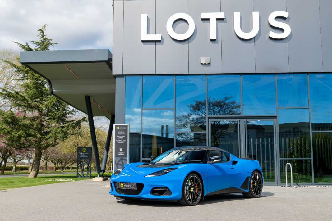 Autó: Legendás F1 Motorral Szerelt Közúti Porsche Autó: Legendás F1 Motorral Szerelt Közúti Porsche