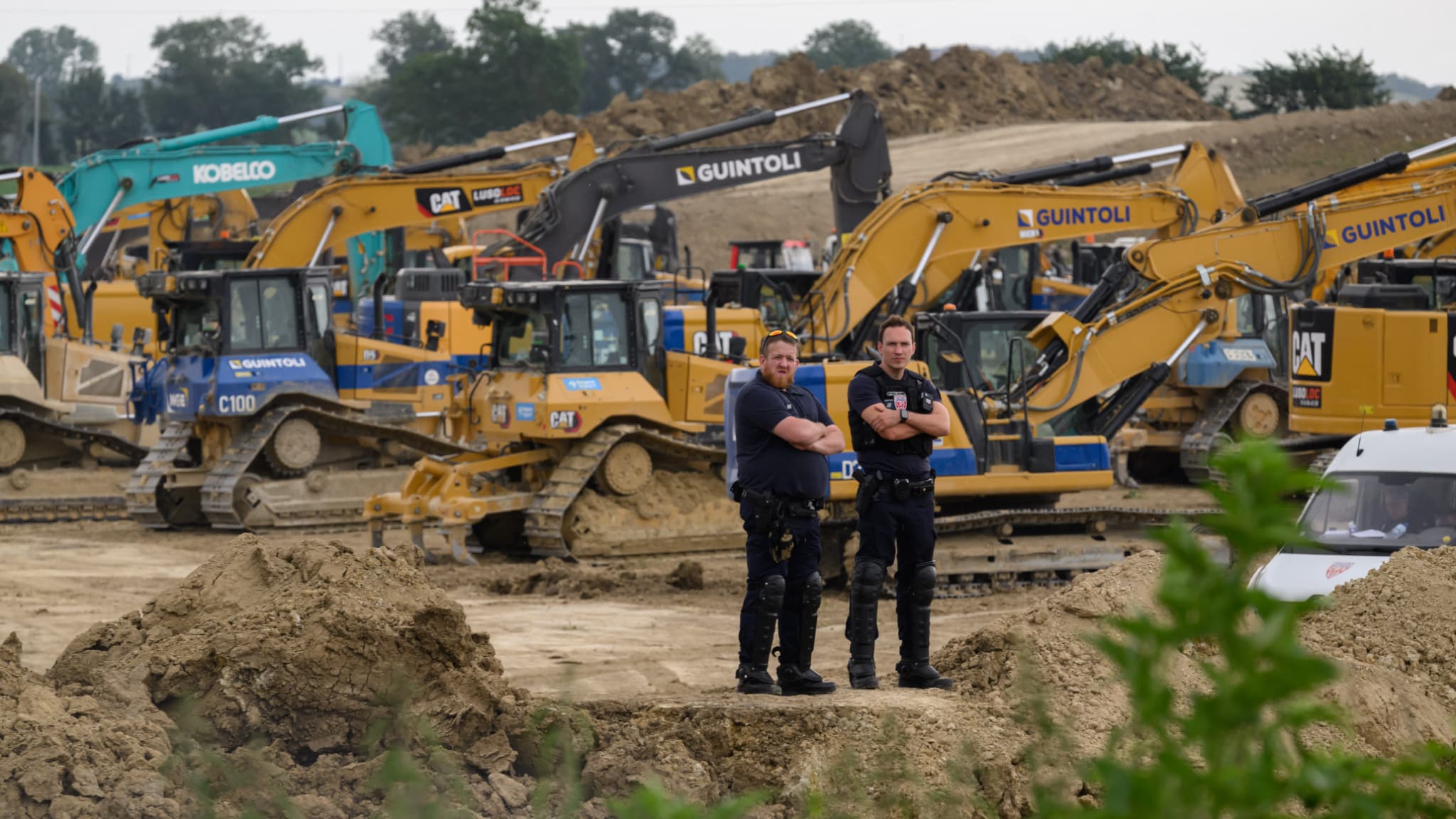 Autoroute A69 : Ministres Et Parlementaires Unis Pour Relancer Le Chantier Autoroute A69 : Ministres Et Parlementaires Unis Pour Relancer Le Chantier