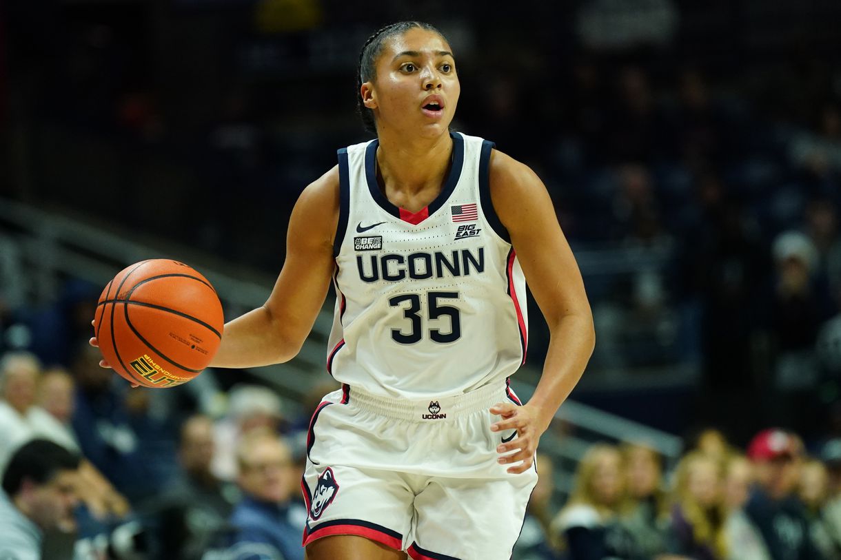 Azzi Fudd's Stunning Red Carpet Ensemble At The 2025 WNBA Draft Azzi Fudd's Stunning Red Carpet Ensemble At The 2025 WNBA Draft