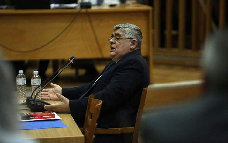 Βαγγέλης Γιακουμάκης: Η Καταρράκωση Της Αξίας Του Άλλου Βαγγέλης Γιακουμάκης: Η Καταρράκωση Της Αξίας Του Άλλου