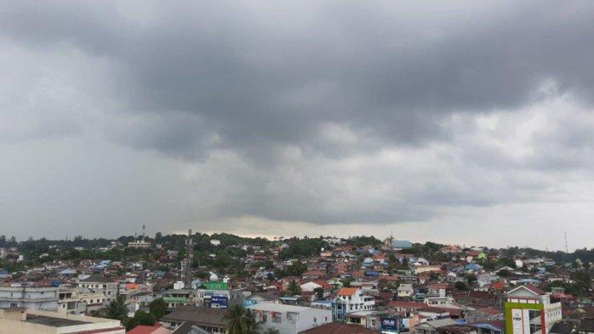 Bandung Hujan Pukul 1 Siang? Cek Prakiraan Cuaca Besok (22/4) Di Jawa Barat Bandung Hujan Pukul 1 Siang? Cek Prakiraan Cuaca Besok (22/4) Di Jawa Barat