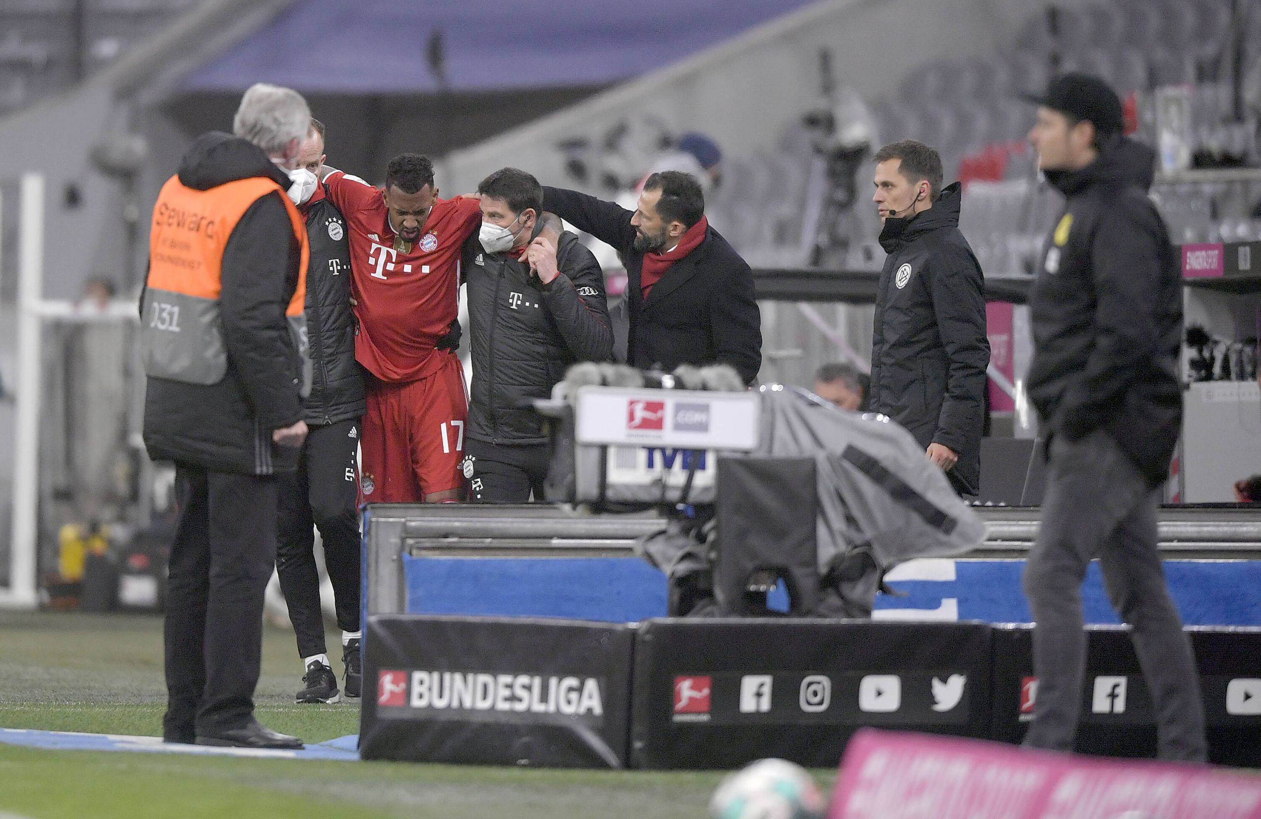 Bayern's Neuer Suffers Injury Setback; Availability Questioned For Crucial Games