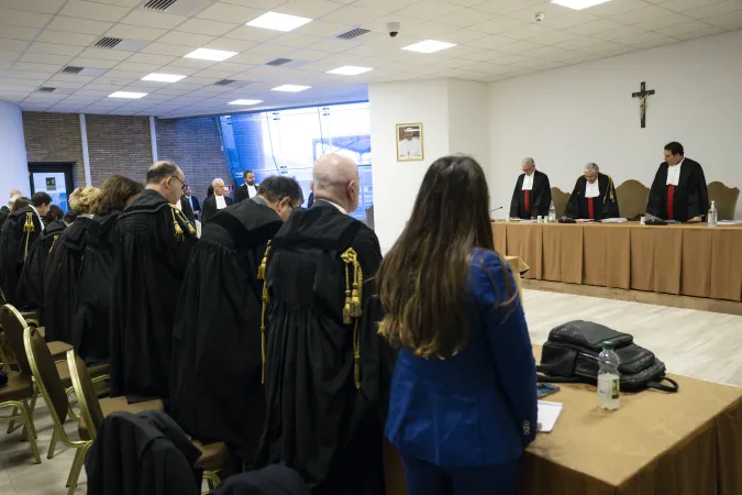 Becciu Condannato: Risarcimento Di 40.000 Euro Agli Accusatori