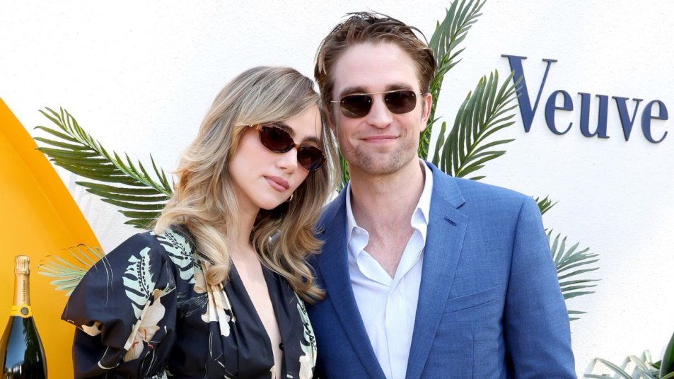Beyond The Screen: The Real-Life Relationships Of Robert Pattinson And Fellow Twilight Actors Beyond The Screen: The Real-Life Relationships Of Robert Pattinson And Fellow Twilight Actors