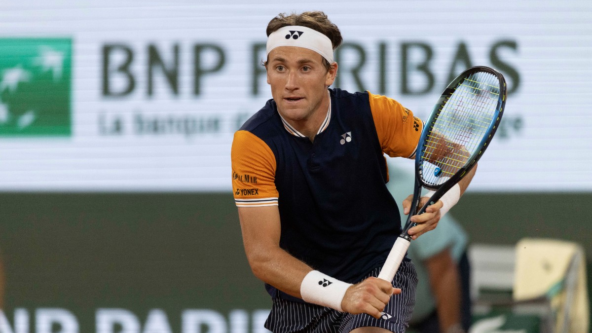 Borges Defeats Ruud At French Open After Knee Injury