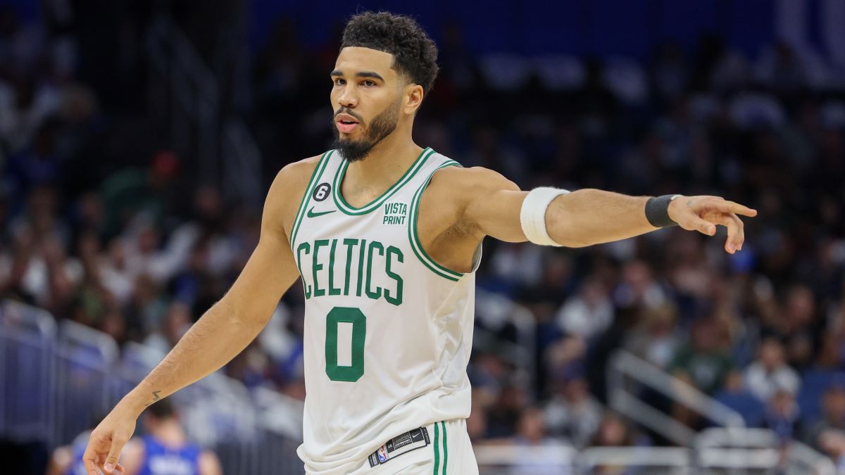 Boston Celtics Coach Provides Update On Jayson Tatum's Wrist Injury Boston Celtics Coach Provides Update On Jayson Tatum's Wrist Injury