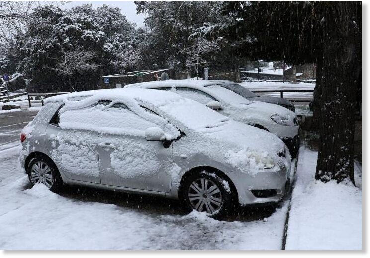 Brace For The Cold: Four Inches Of Snow And Freezing Temperatures Tuesday Brace For The Cold: Four Inches Of Snow And Freezing Temperatures Tuesday