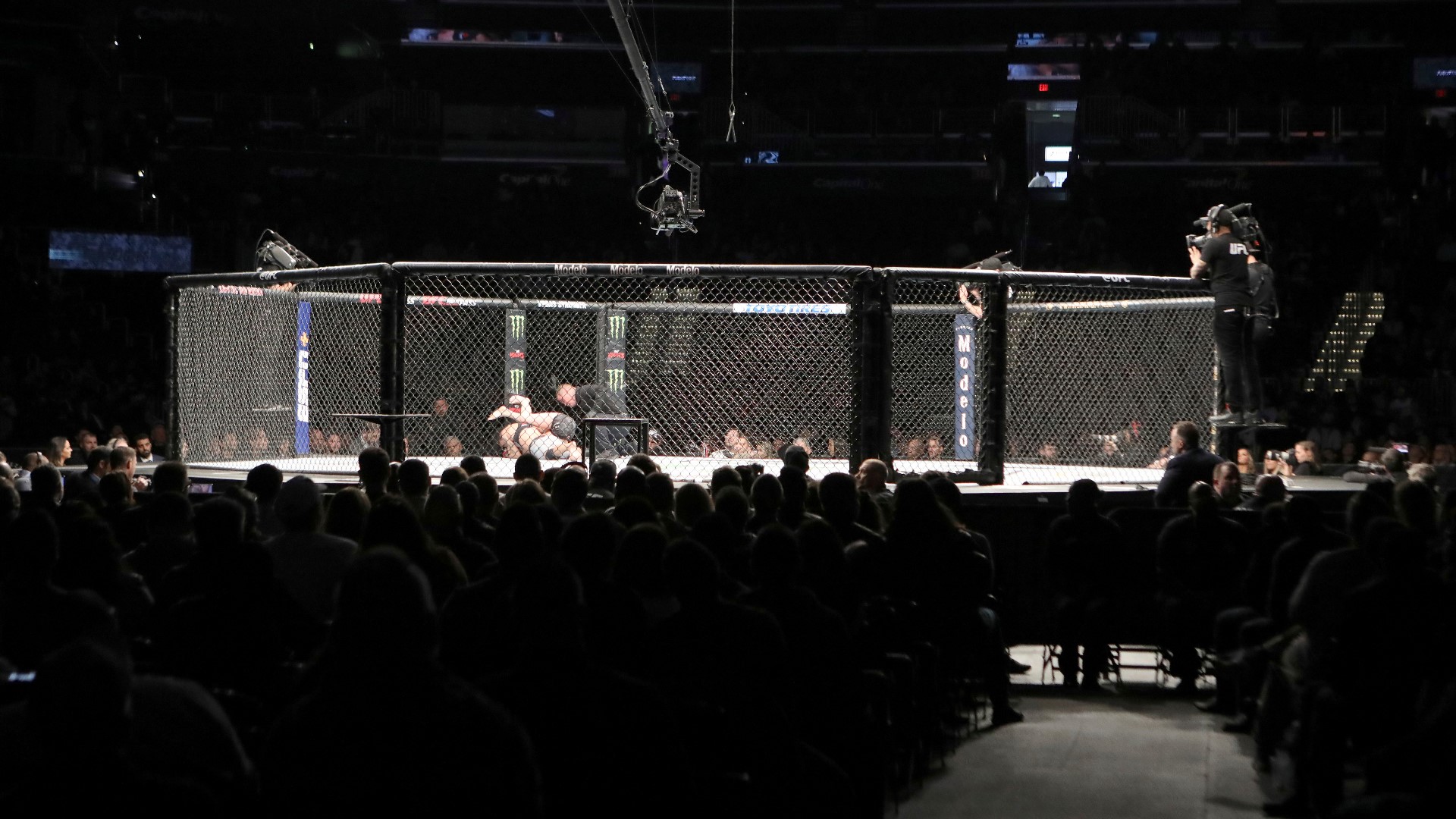 Breaking Down The UFC Des Moines Card: Fight Predictions Breaking Down The UFC Des Moines Card: Fight Predictions