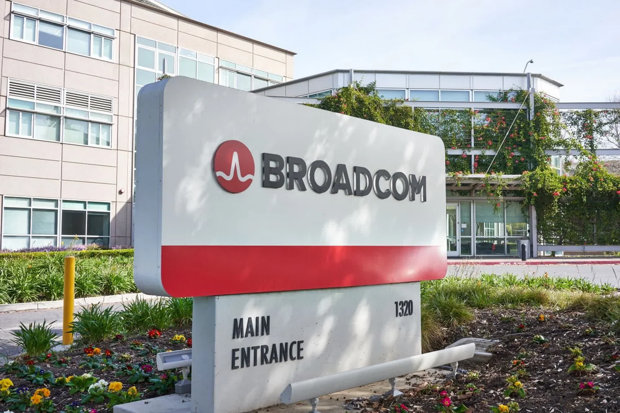 Broadcom's Proposed VMware Price Hike: A 1050% Cost Increase For AT&T Broadcom's Proposed VMware Price Hike: A 1050% Cost Increase For AT&T