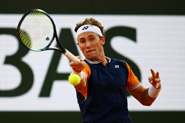 Casper Ruud's Knee Problem Costs Him French Open 2025 Match