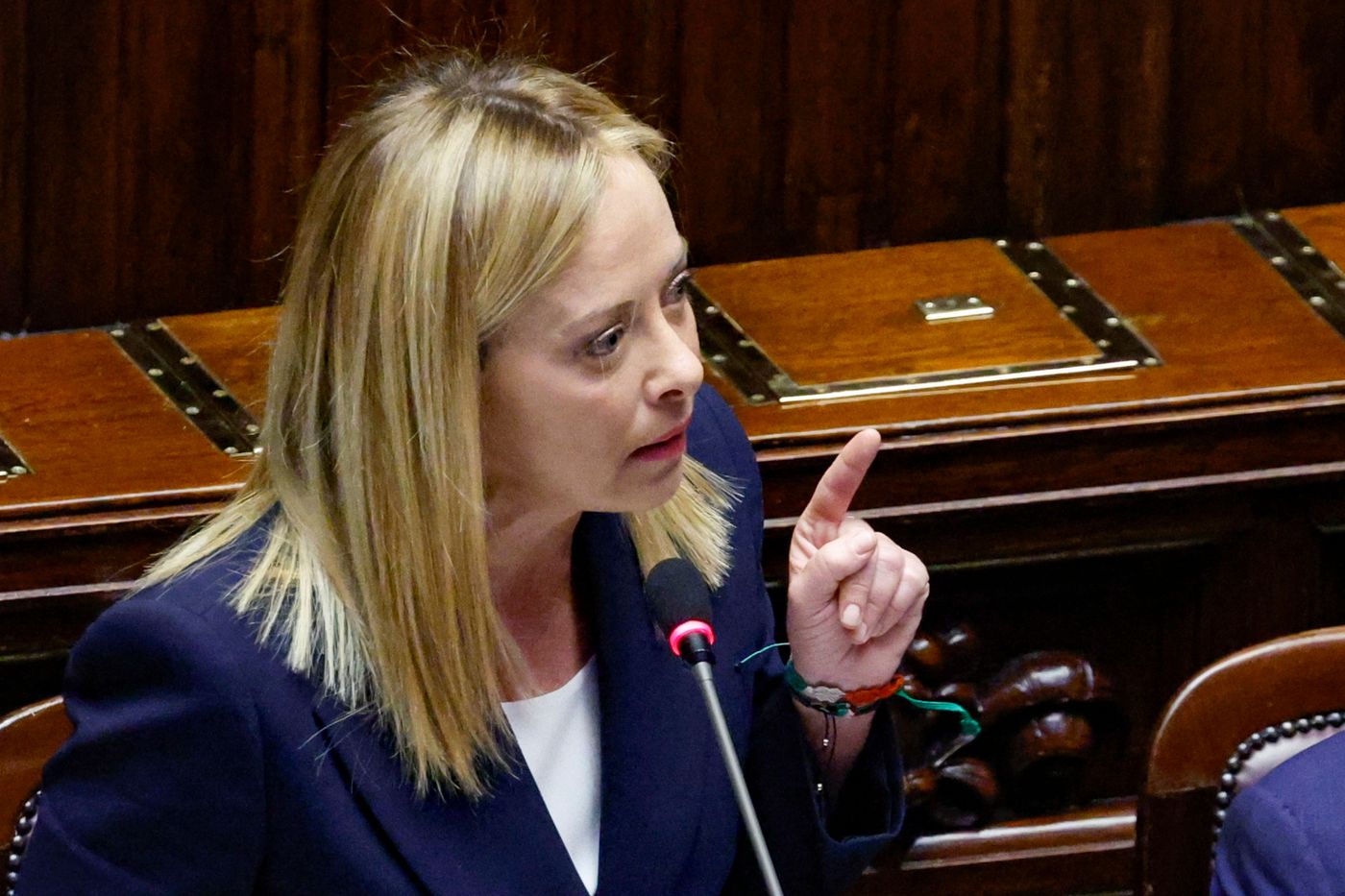 Chat E Complotto: La Verità Dietro Le Pubblicazioni Di Domani (Becciu)