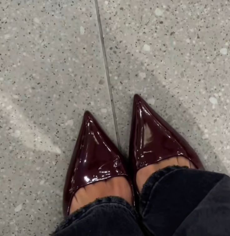 Cherry Red Heels And A Giant Ring: Rihanna's Latest Look Cherry Red Heels And A Giant Ring: Rihanna's Latest Look