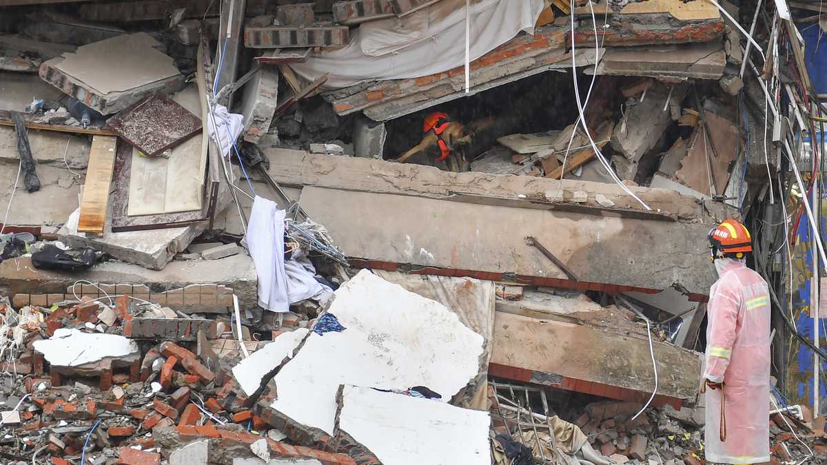 Chinese Tower's Partial Collapse Causes Panic Among Tourists Chinese Tower's Partial Collapse Causes Panic Among Tourists