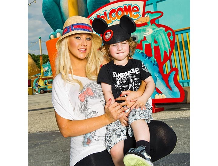 Christina Aguilera: Photoshopped Photos Spark Fan Backlash Christina Aguilera: Photoshopped Photos Spark Fan Backlash