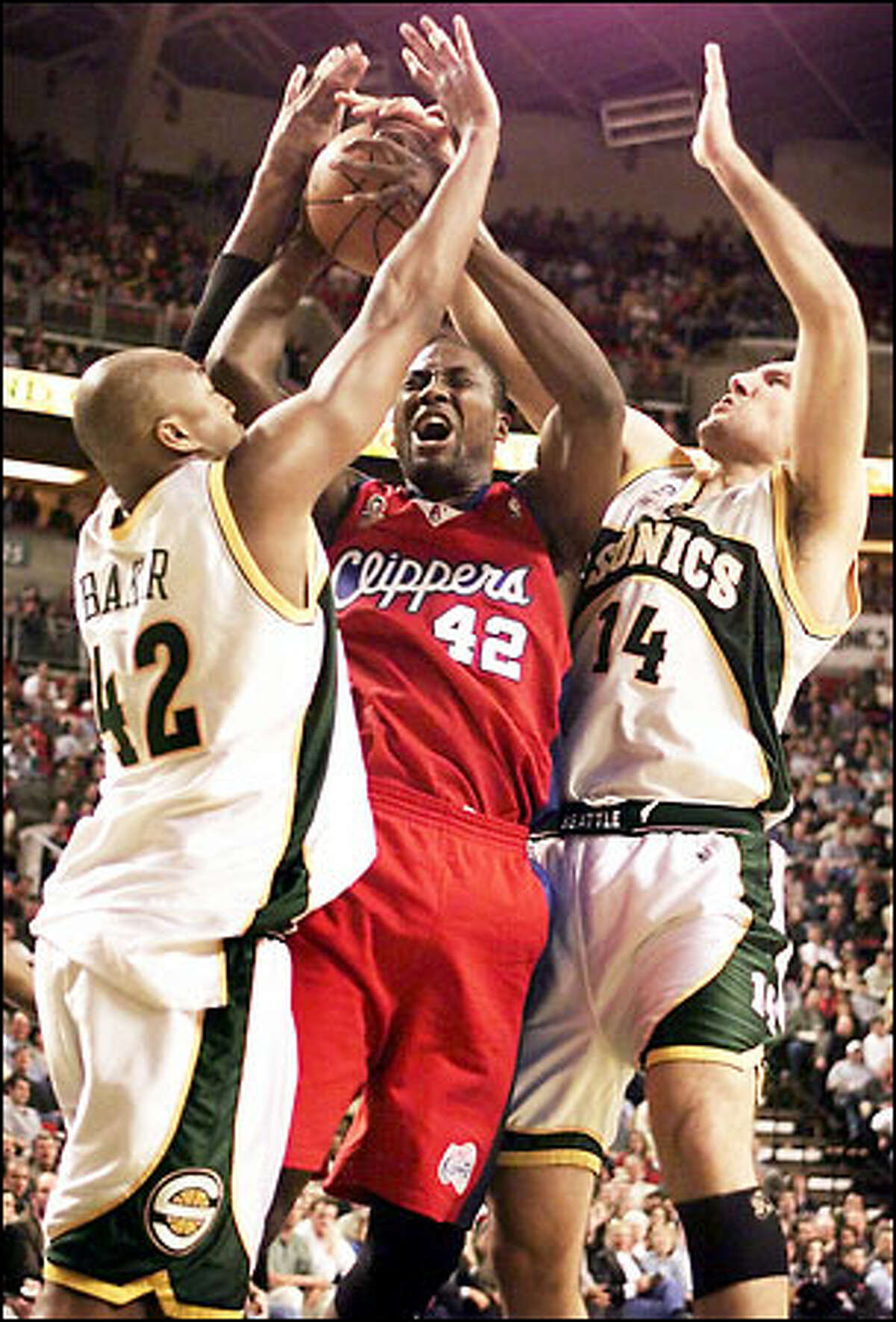 Clippers Clinch Playoff Berth: Harden's 39 Points Power Past Warriors Clippers Clinch Playoff Berth: Harden's 39 Points Power Past Warriors