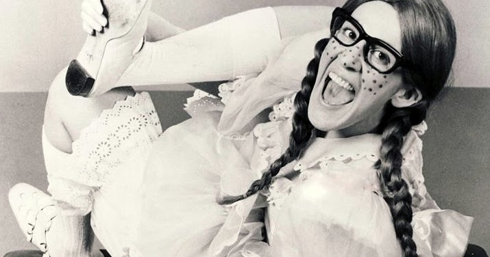 Comedienne Ruth Buzzi, Known For Sesame Street And Laugh-In, Dies At 88 Comedienne Ruth Buzzi, Known For Sesame Street And Laugh-In, Dies At 88