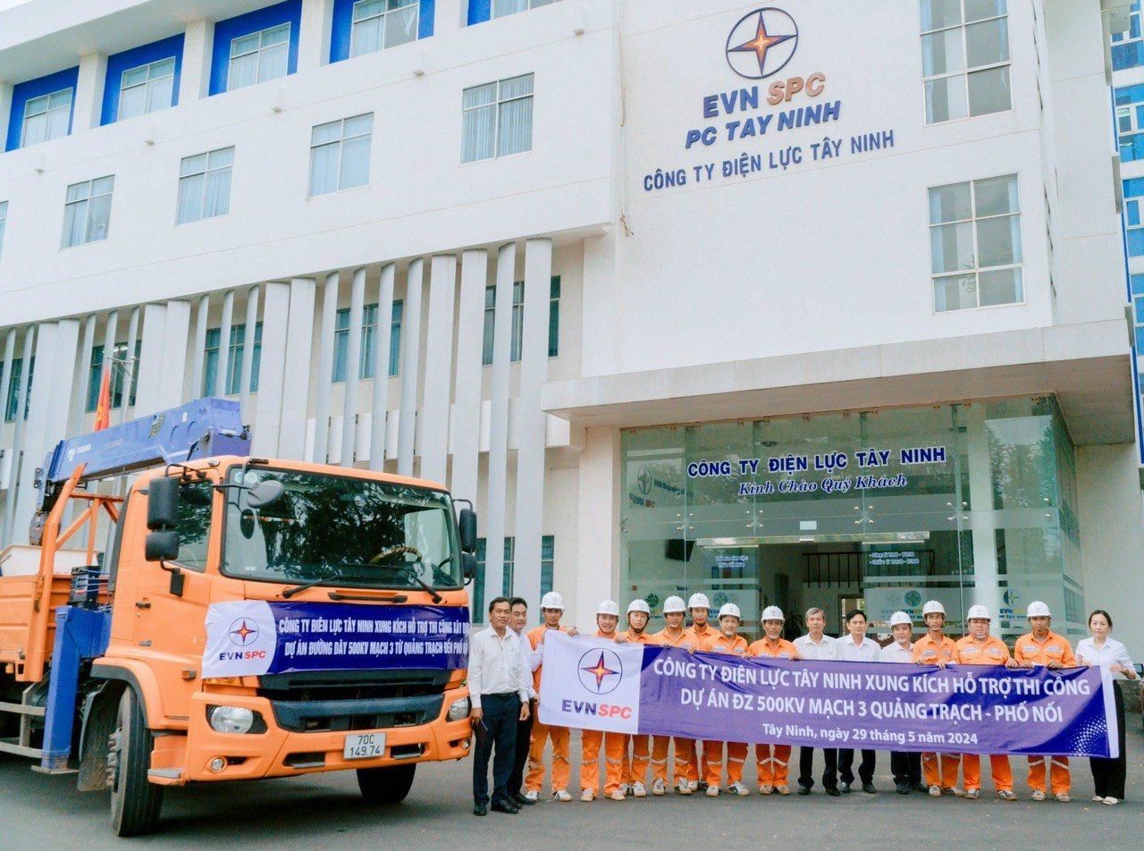Công Nhân Điện Lực Miền Nam: Thử Thách Và Thành Công Tại Dự Án 500kV Mạch 3 Công Nhân Điện Lực Miền Nam: Thử Thách Và Thành Công Tại Dự Án 500kV Mạch 3