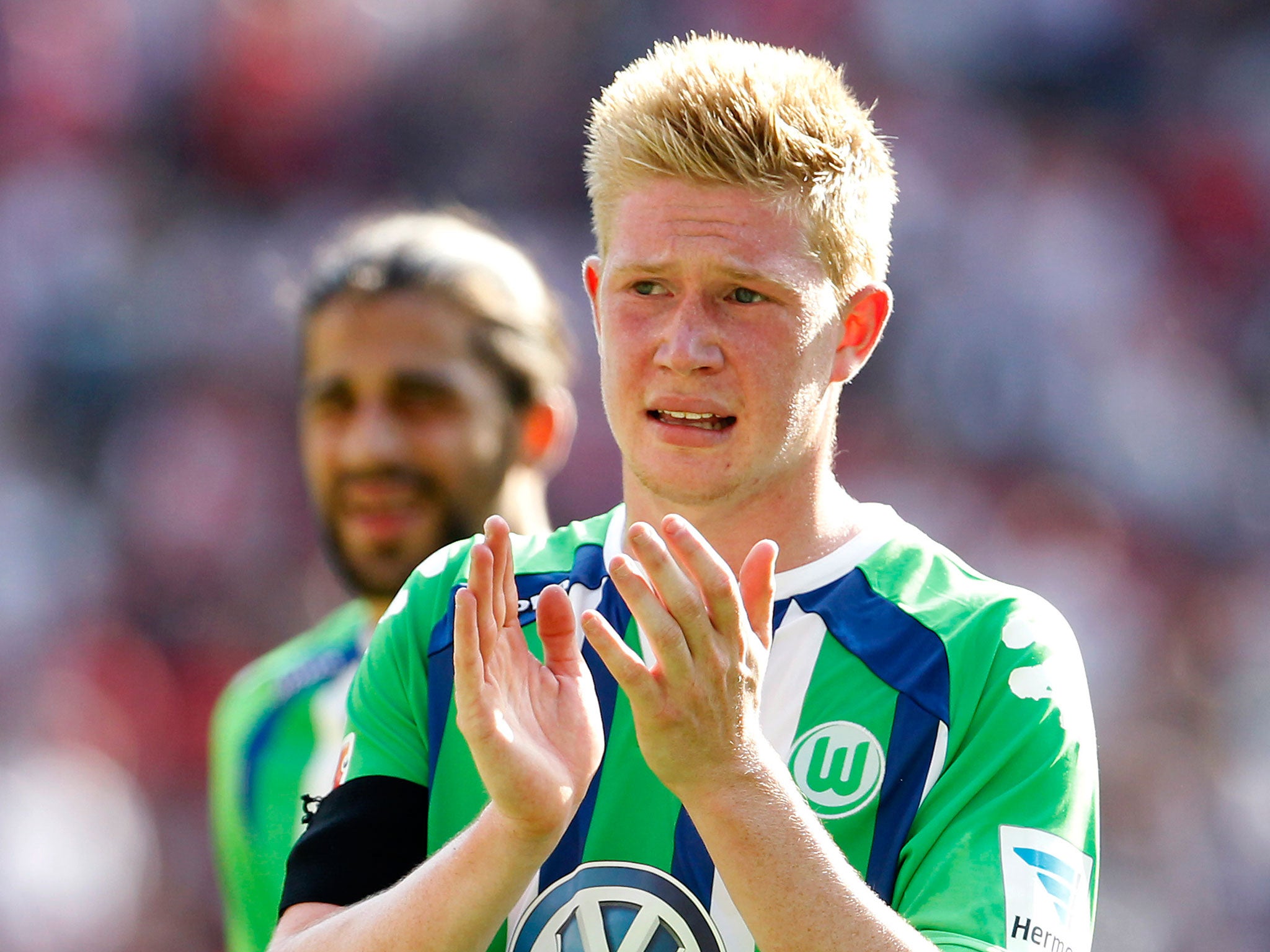 Crazy Money Bid Rejected: [Player Name] Committed To Manchester United