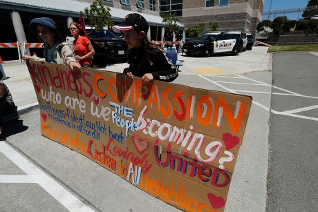 Crowd Intervention Following ICE Arrest Causes Chaos Crowd Intervention Following ICE Arrest Causes Chaos