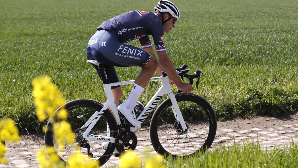 Crowd Violence At Paris-Roubaix: Mathieu Van Der Poel Attacked, Files Legal Complaint Crowd Violence At Paris-Roubaix: Mathieu Van Der Poel Attacked, Files Legal Complaint