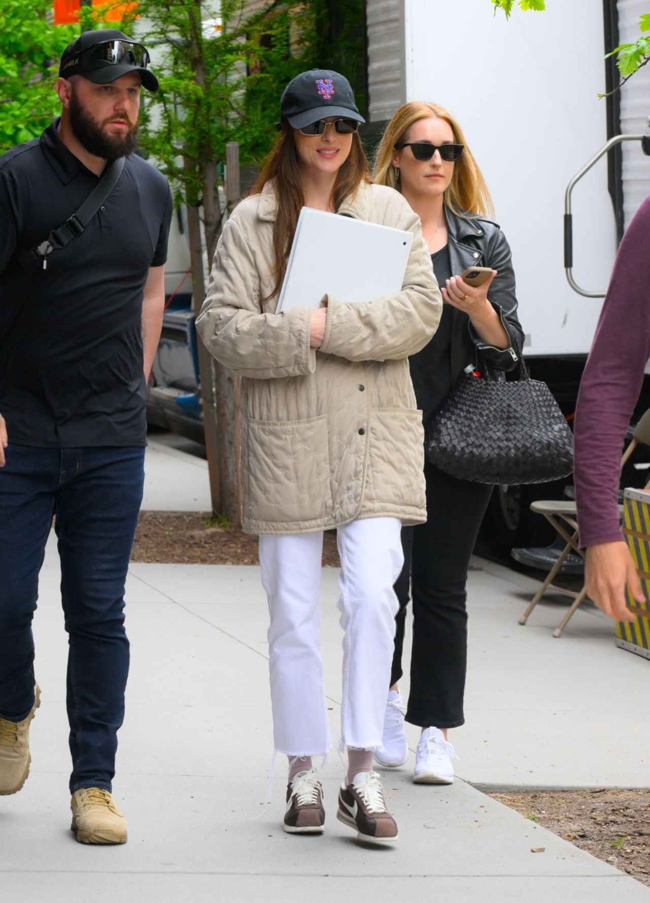 Dakota Johnson With Family At Los Angeles Dakota Johnson With Family At Los Angeles