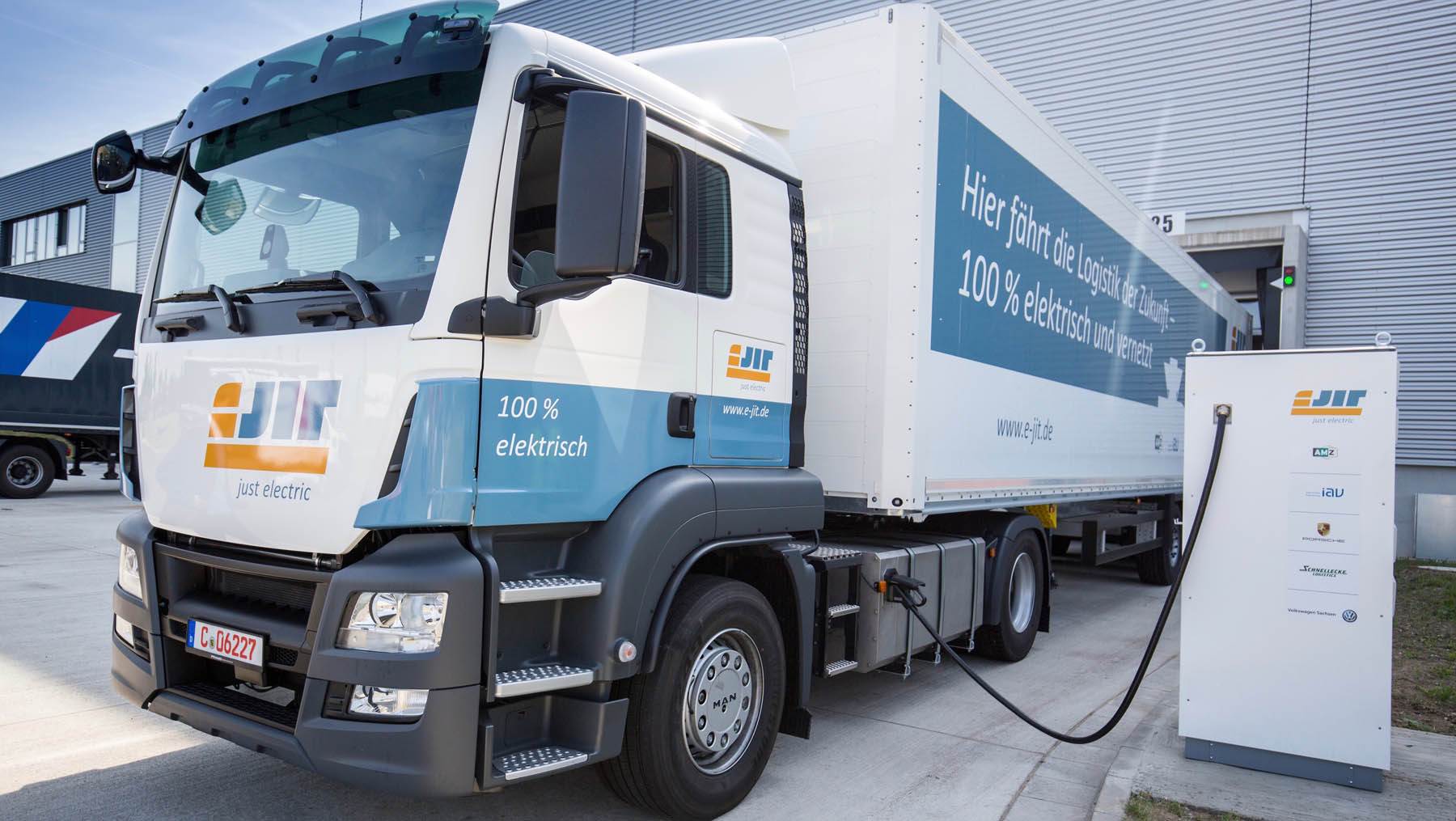 Dar Viena Porsche Elektromobilių Įkrovimo Stotis Europoje Dar Viena Porsche Elektromobilių Įkrovimo Stotis Europoje