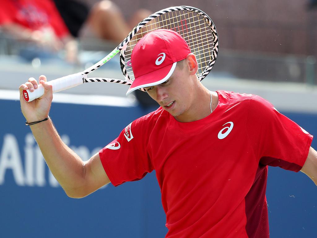 De Minaur's Madrid Open Campaign Ends In Straight-Sets Loss; Świątek Defeats Keys De Minaur's Madrid Open Campaign Ends In Straight-Sets Loss; Świątek Defeats Keys